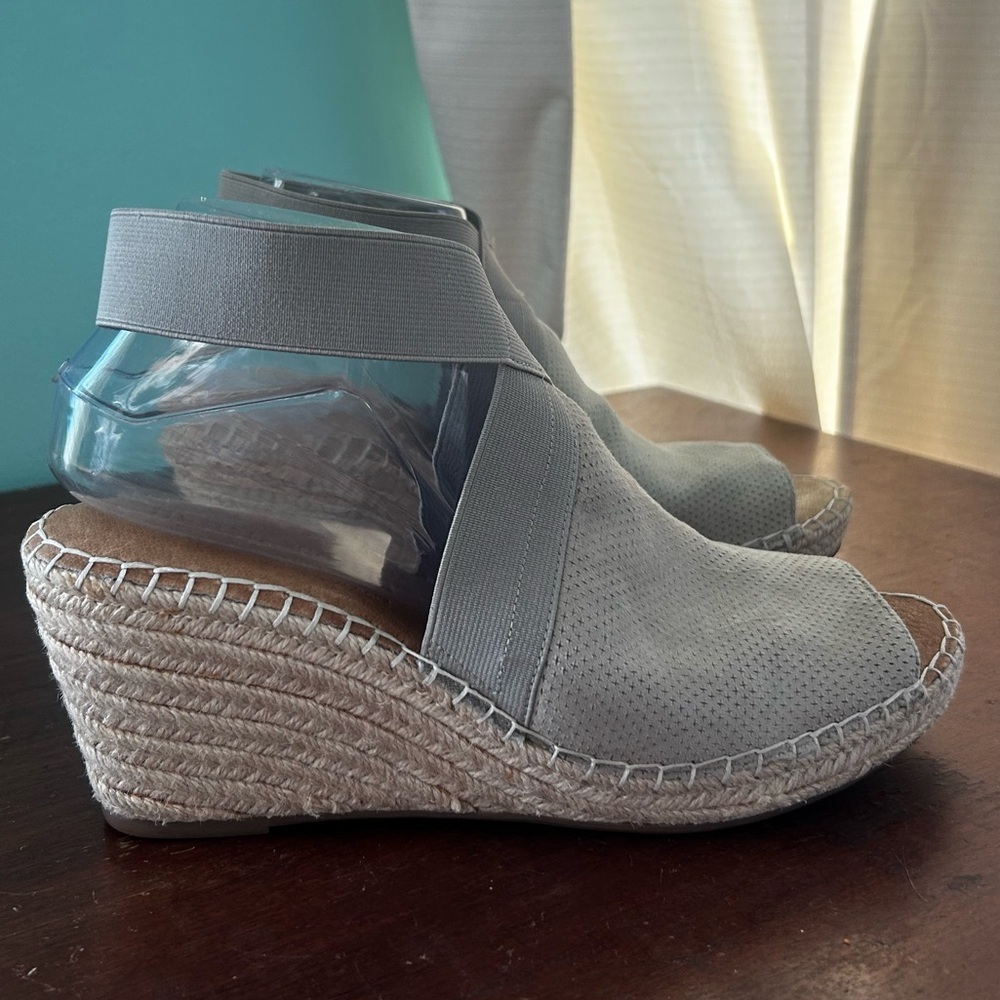 Gentle Souls Colleen Womens 10 Gray Perforated Leather Suede Espadrille Wedges